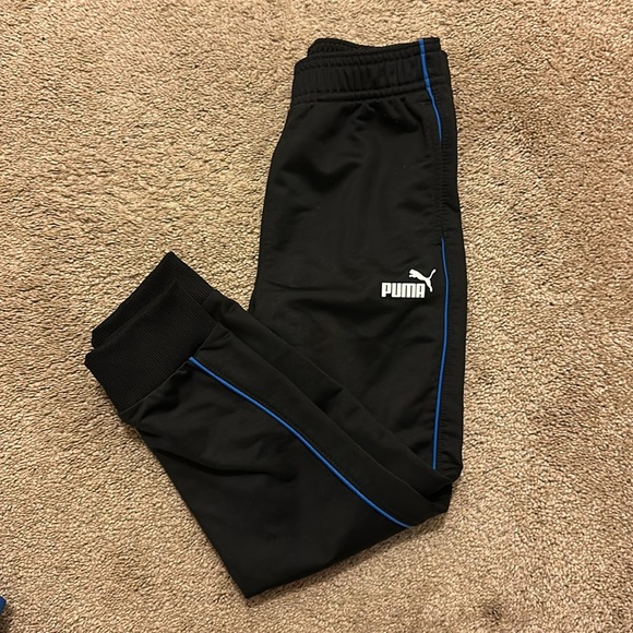 Boys Puma Track Suit (size 6) - Picture 3 of 6